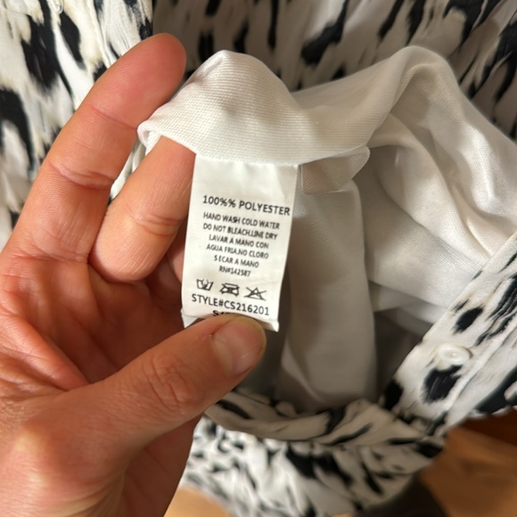 Cals - romper - fits like S - 100% polyester. - Picture 3 of 4